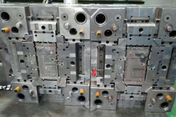 模具怎么區(qū)分前模 ，后模？